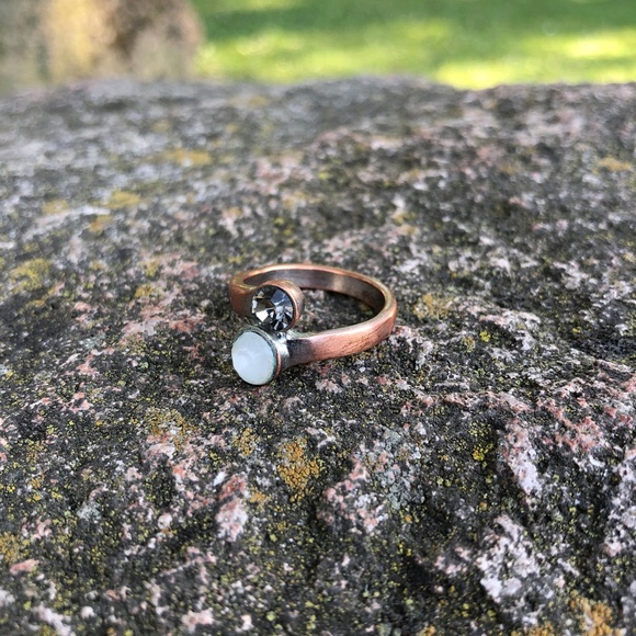 Vintage silvertone, copper and glass ring size 8 1/2 - Picture 3 of 7